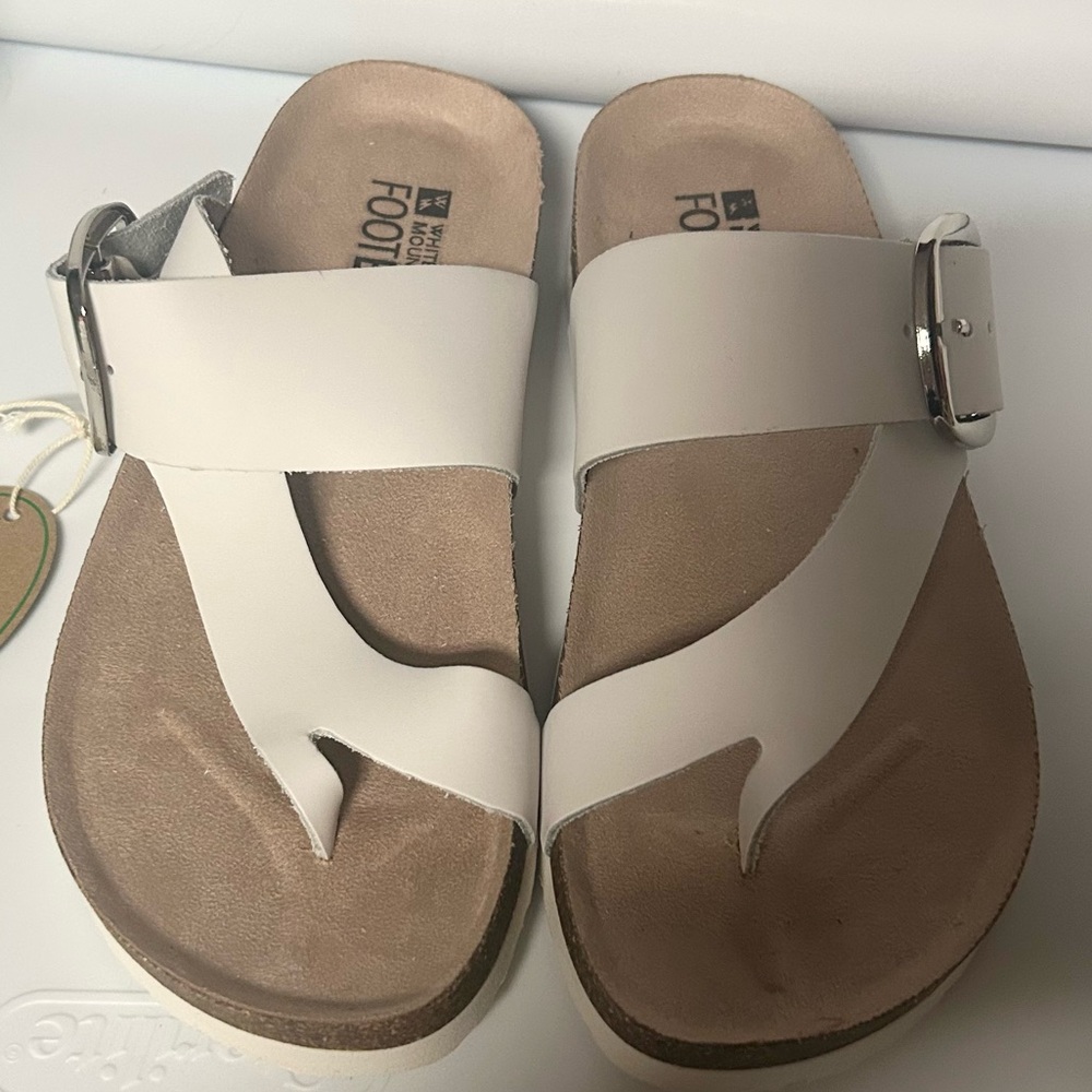 White Mountain Woman’s Sandals White Size 7 NEW